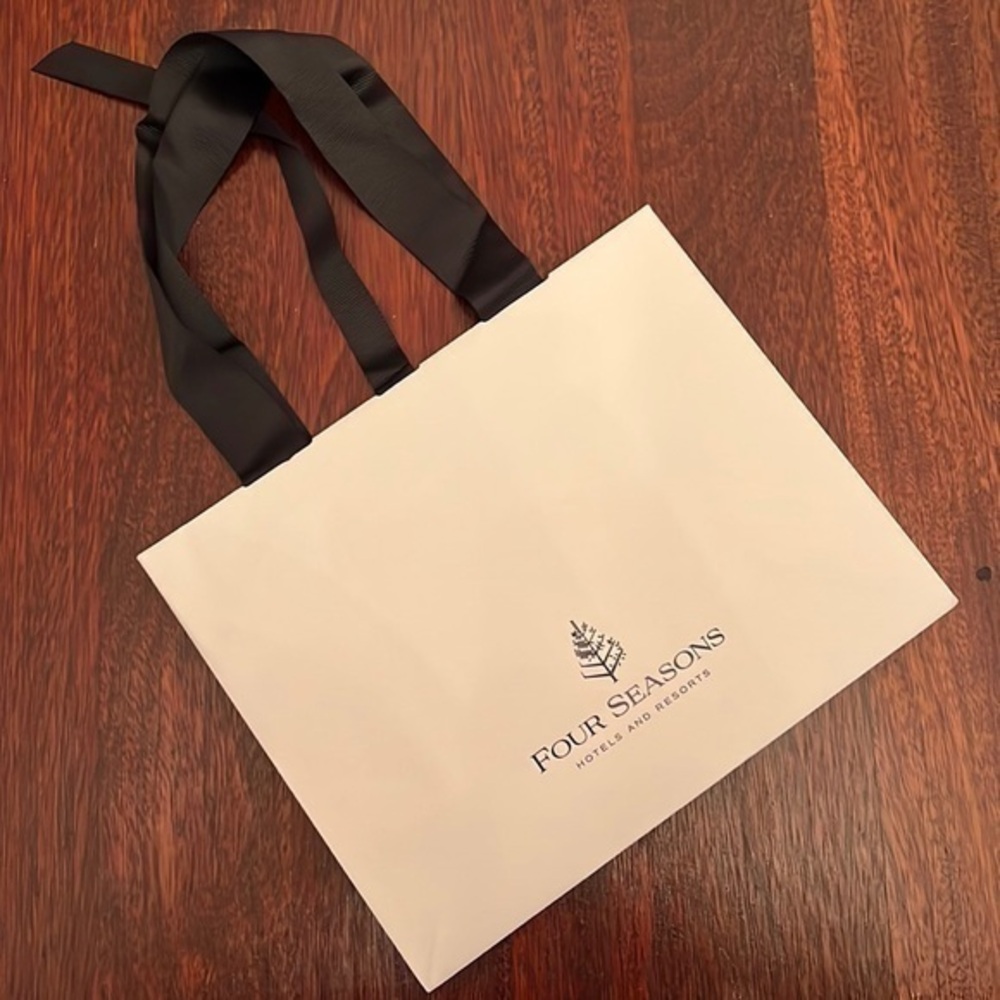 Four Seasons Hotels and Resorts Paper Shopping Gift Bag NEW